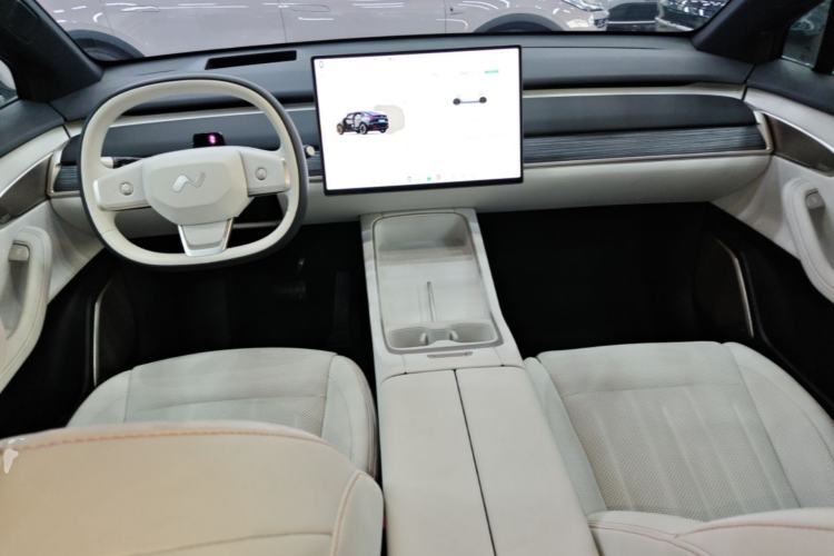 Used ONVO L60 2025 Model—60 kWh All-Wheel-Drive Version Center Console