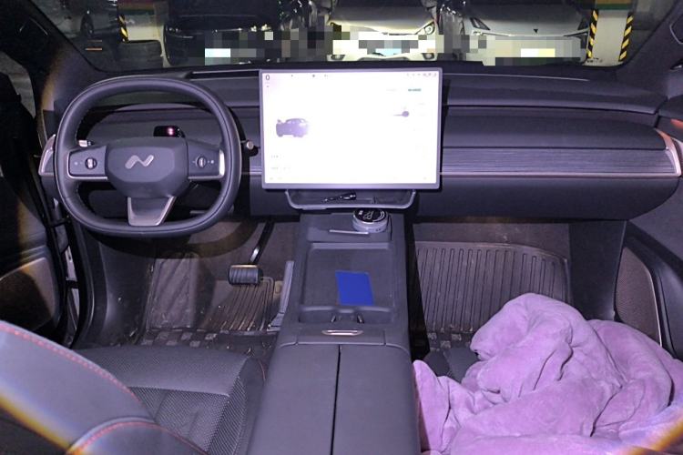 Used ONVO L60 2025 Model—60 kWh Rear-Wheel-Drive Version Center Console