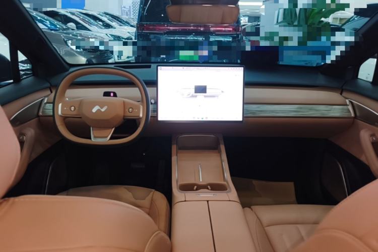 Used ONVO L60 2025 Model—60 kWh Rear-Wheel-Drive Version Center Console