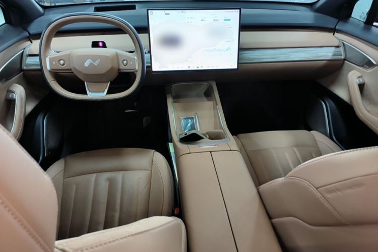 Used ONVO L60 2025 Model—60 kWh All-Wheel-Drive Version Center Console