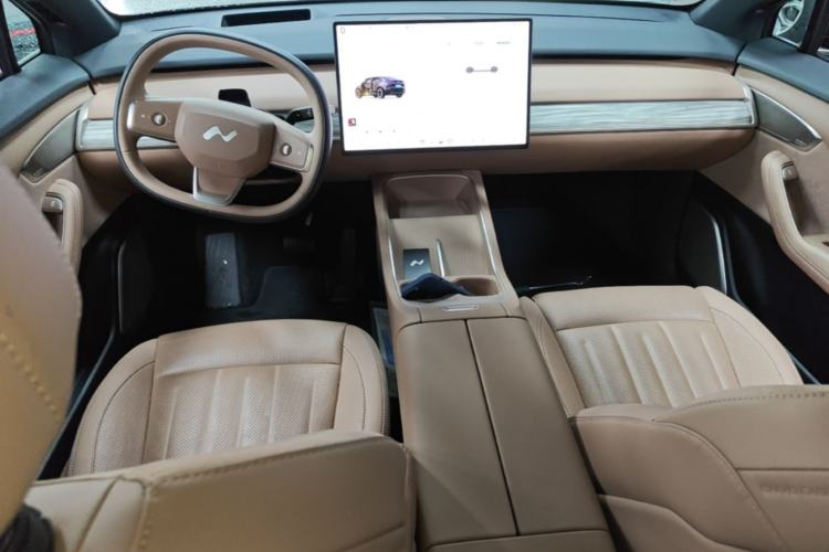 Used ONVO L60 2025 Model—60 kWh All-Wheel-Drive Version Center Console