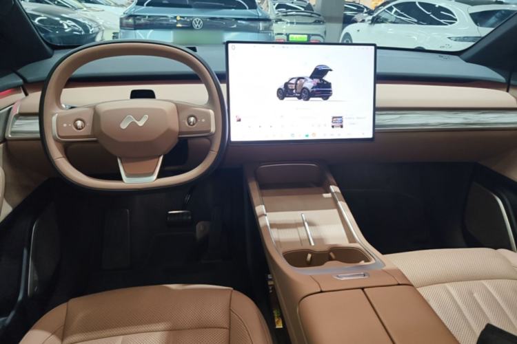 Used ONVO L60 2025 Model—60 kWh All-Wheel-Drive Version Center Console