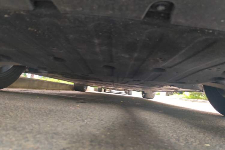 Used ONVO L60 2025 Model—60 kWh Rear-Wheel-Drive Version Chassis Front