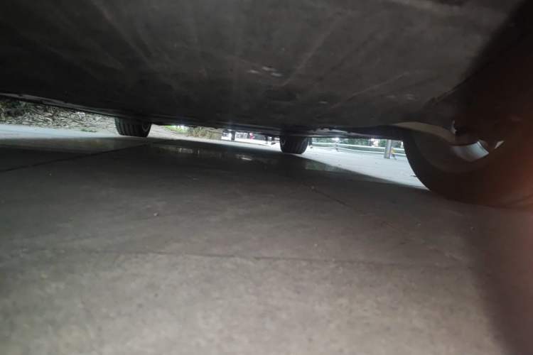 Used ONVO L60 2025 Model—60 kWh Rear-Wheel-Drive Version Chassis Front