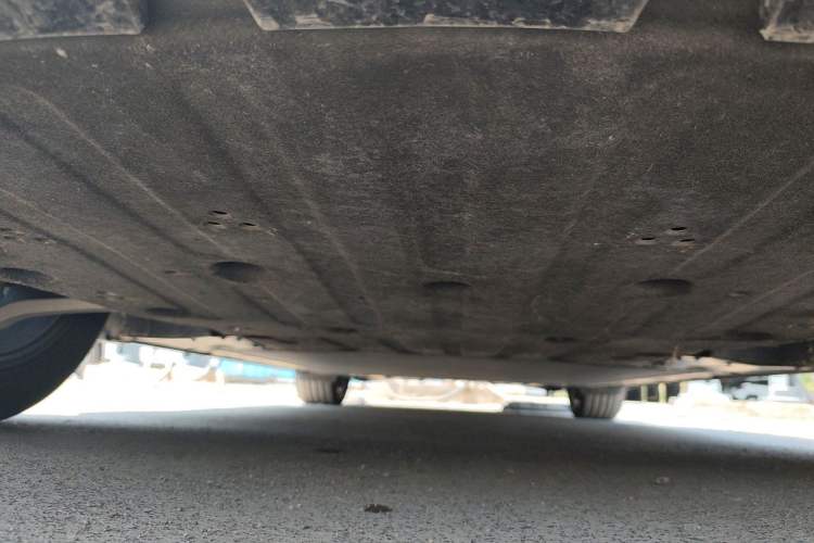 Used ONVO L60 2025 Model—60 kWh Rear-Wheel-Drive Version Chassis Front