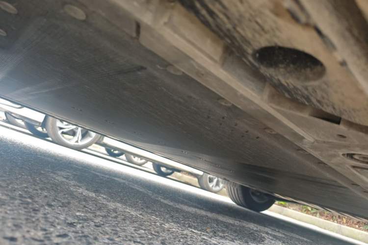 Used ONVO L60 2025 Model—60 kWh All-Wheel-Drive Version Chassis Front Left