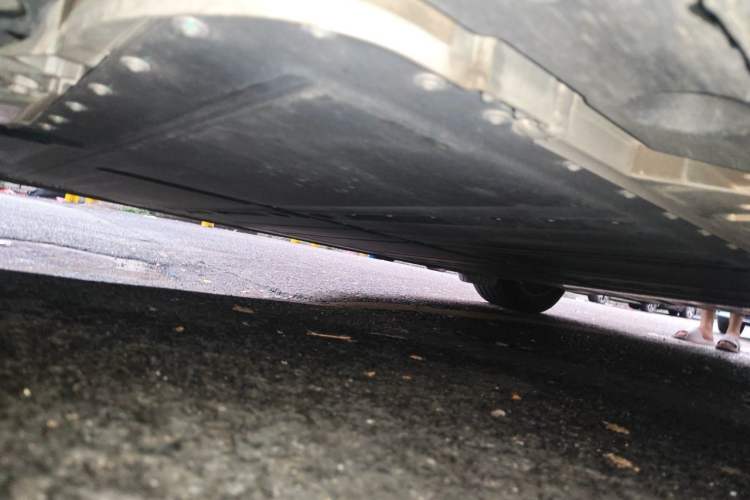 Used ONVO L60 2025 Model—60 kWh Rear-Wheel-Drive Version Chassis Front Left