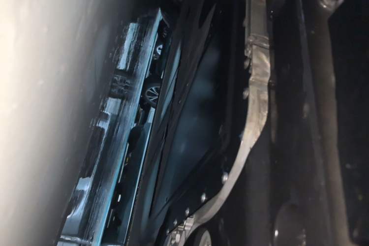 Used ONVO L60 2025 Model—60 kWh Rear-Wheel-Drive Version Chassis Front Right