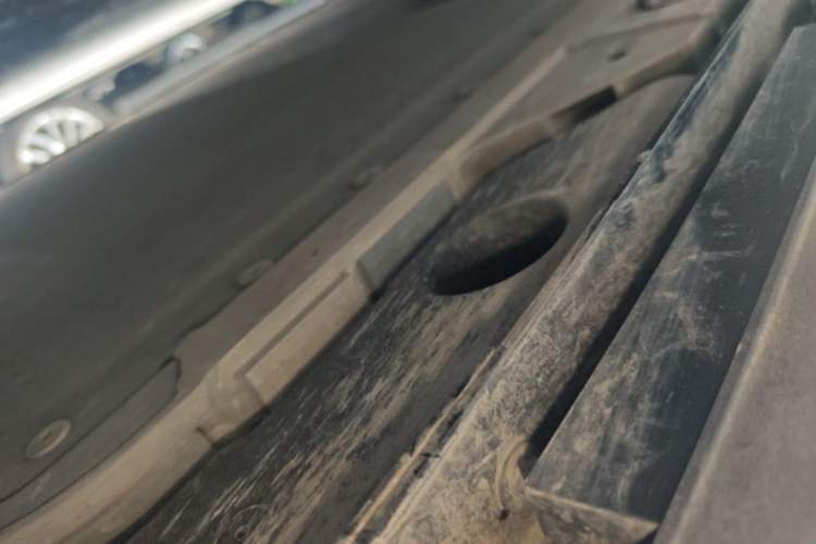 Used ONVO L60 2025 Model—60 kWh All-Wheel-Drive Version Chassis Front Right