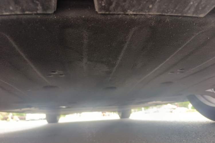 Used ONVO L60 2025 Model—60 kWh Rear-Wheel-Drive Version Chassis Front