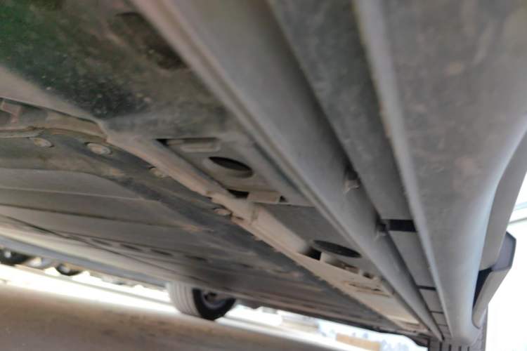 Used ONVO L60 2025 Model—60 kWh All-Wheel-Drive Version Chassis Rear Right