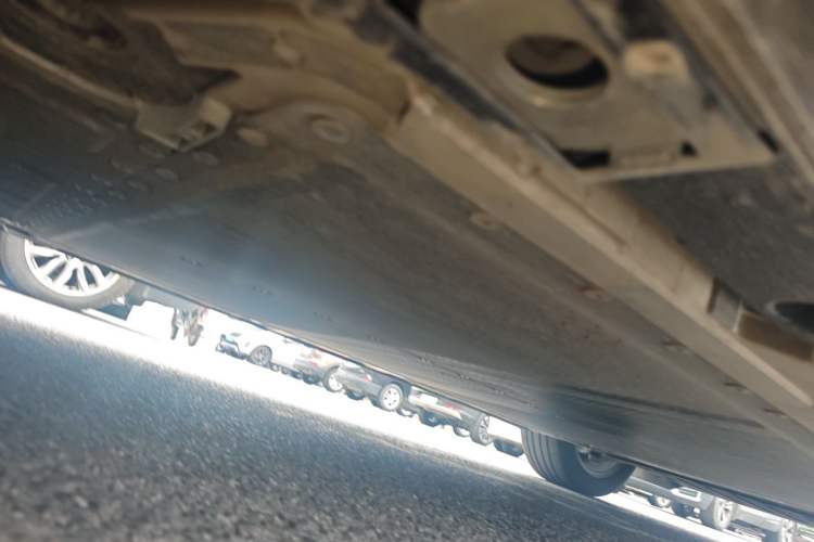 Used ONVO L60 2025 Model—60 kWh All-Wheel-Drive Version Chassis Rear Right