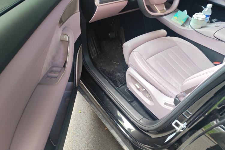 Used ONVO L60 2025 Model—60 kWh Rear-Wheel-Drive Version Driver Seat