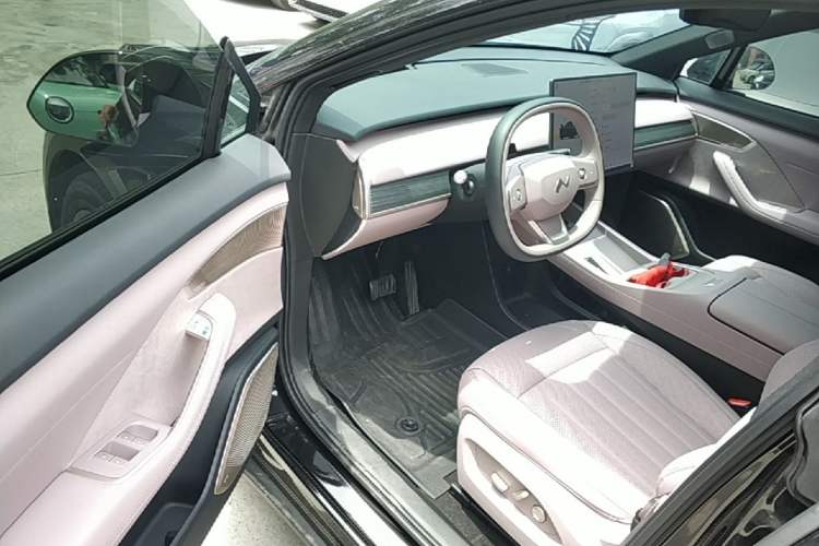 Used ONVO L60 2025 Model—60 kWh Rear-Wheel-Drive Version Driver Seat