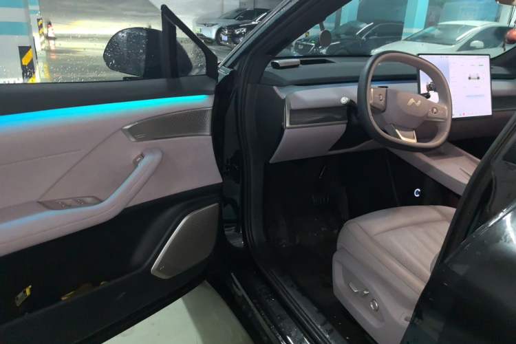 Used ONVO L60 2025 Model—60 kWh Rear-Wheel-Drive Version Driver Seat