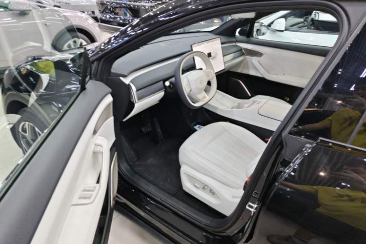Used ONVO L60 2025 Model—60 kWh All-Wheel-Drive Version Driver Seat