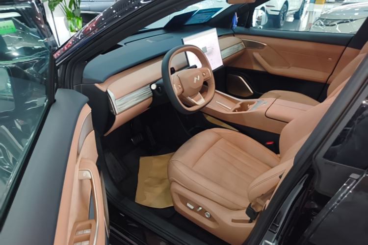 Used ONVO L60 2025 Model—60 kWh Rear-Wheel-Drive Version Driver Seat