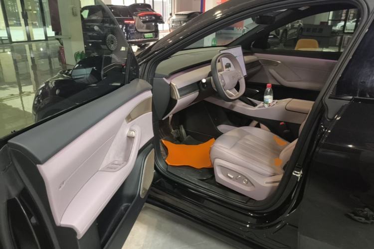 Used ONVO L60 2025 Model—85 kWh Rear-Wheel-Drive Version Driver Seat