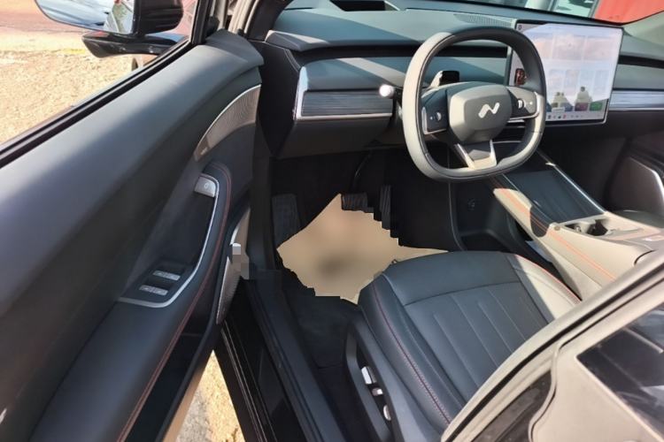 Used ONVO L60 2025 Model, 60kWh Black Knight Special Edition Driver Seat