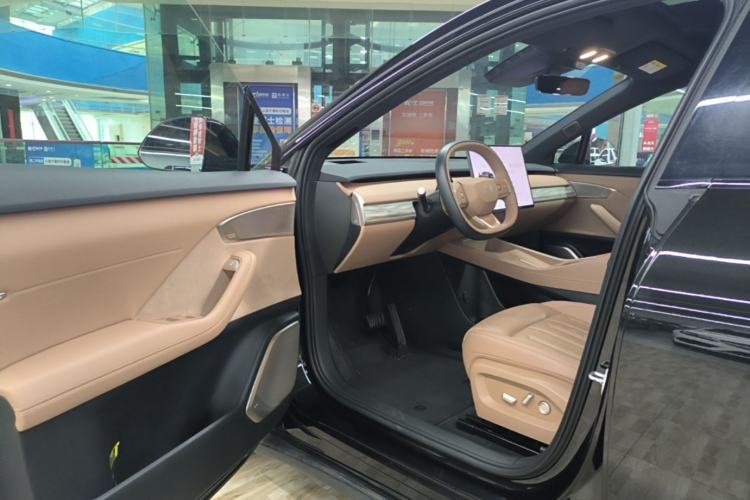 Used ONVO L60 2025 Model—60 kWh All-Wheel-Drive Version Driver Seat
