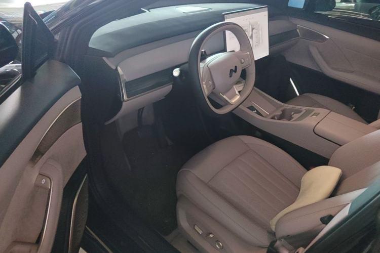 Used ONVO L60 2025 Model—85 kWh Rear-Wheel-Drive Version Driver Seat