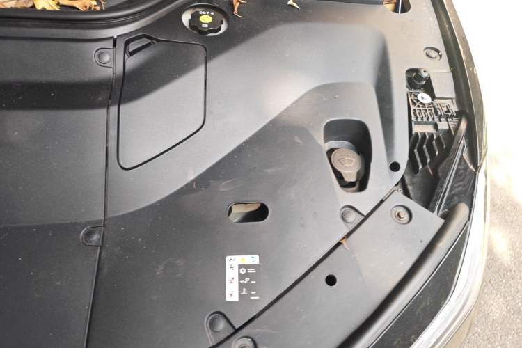 Used ONVO L60 2025 Model—60 kWh Rear-Wheel-Drive Version Engine Bay Left