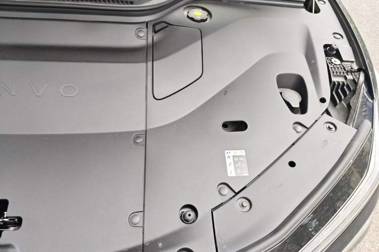 Used ONVO L60 2025 Model—60 kWh Rear-Wheel-Drive Version Engine Bay Left