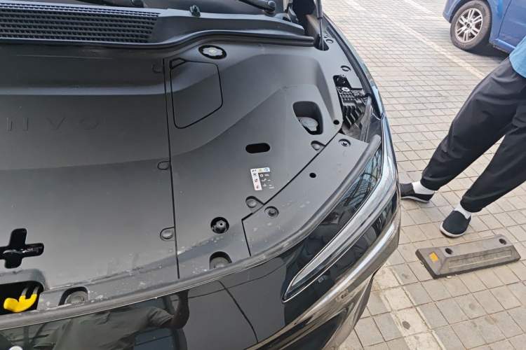 Used ONVO L60 2025 Model—60 kWh Rear-Wheel-Drive Version Engine Bay Left
