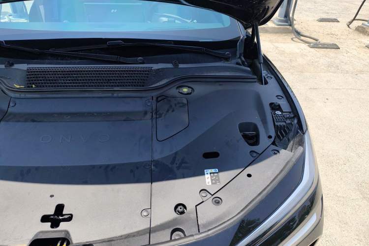 Used ONVO L60 2025 Model—60 kWh Rear-Wheel-Drive Version Engine Bay Left