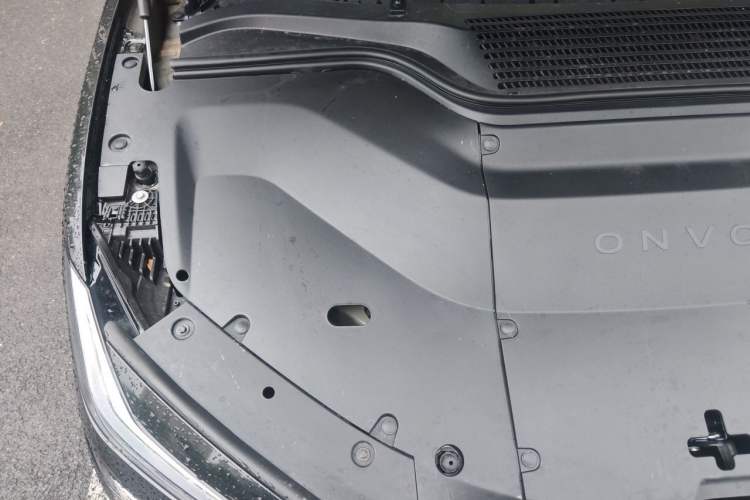 Used ONVO L60 2025 Model, 60kWh Black Knight Special Edition Engine Bay Right