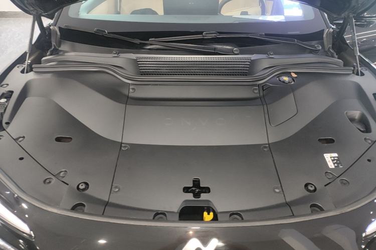 Used ONVO L60 2025 Model—60 kWh All-Wheel-Drive Version Engine Bay