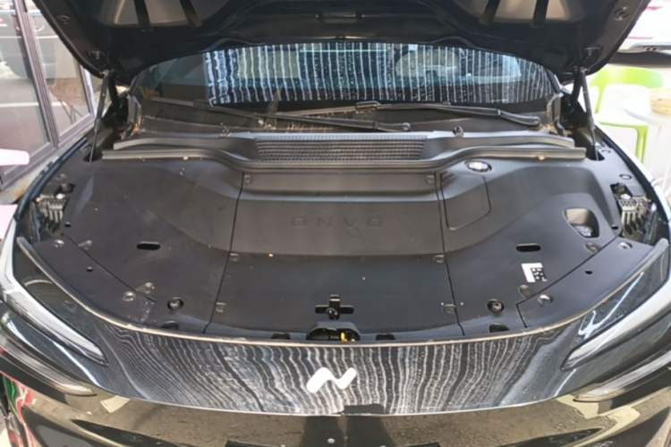 Used ONVO L60 2025 Model—60 kWh All-Wheel-Drive Version Engine Bay