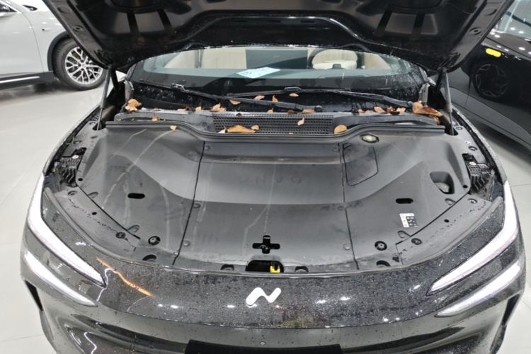 Used ONVO L60 2025 Model—60 kWh All-Wheel-Drive Version Engine Bay