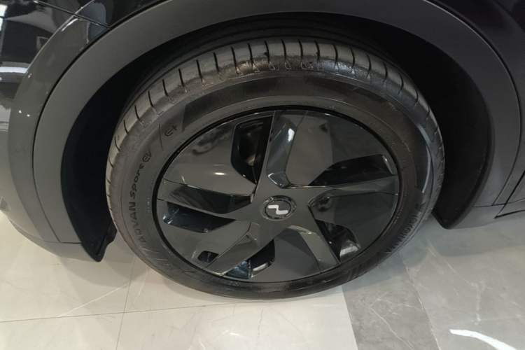 Used ONVO L60 2025 Model—85 kWh Rear-Wheel-Drive Version Exterior 4