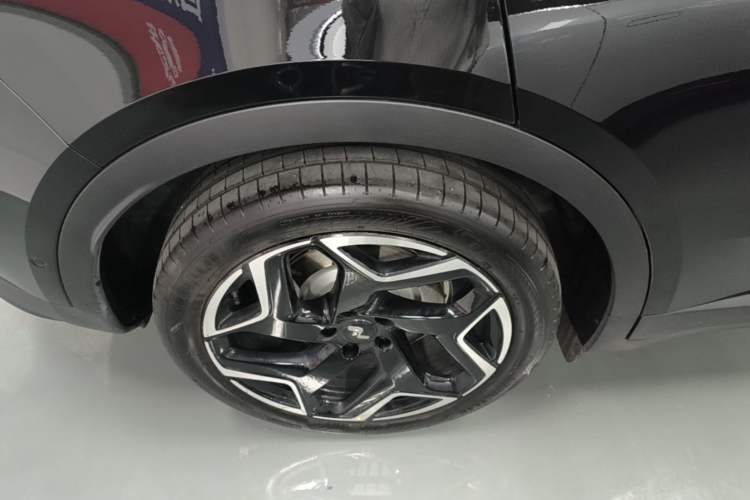 Used ONVO L60 2025 Model—60 kWh Rear-Wheel-Drive Version Exterior 5