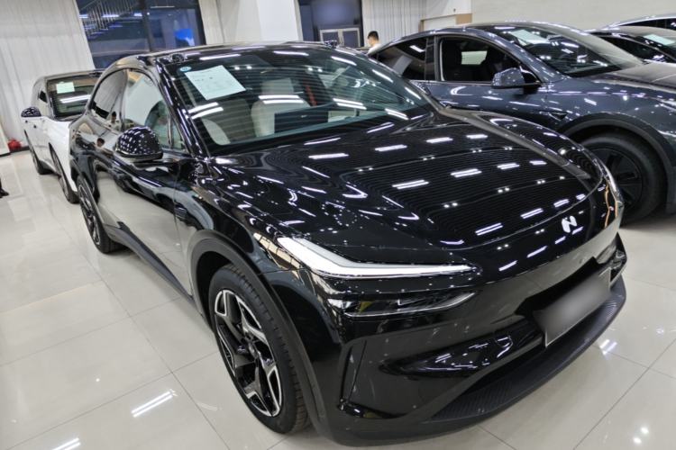 Used ONVO L60 2025 Model—60 kWh All-Wheel-Drive Version Front Right 45 Deg