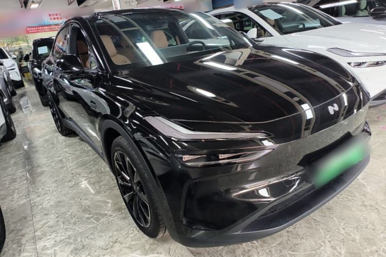 Used ONVO L60 2025 Model—60 kWh All-Wheel-Drive Version Front Right 45 Deg