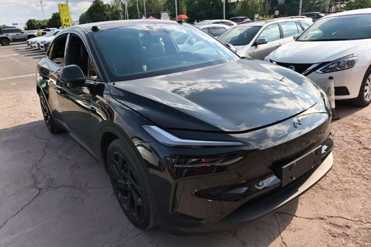 Used ONVO L60 2025 Model, 60kWh Black Knight Special Edition Front Right 45 Deg