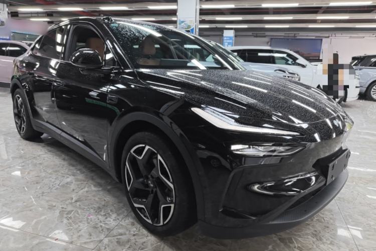 Used ONVO L60 2025 Model—60 kWh All-Wheel-Drive Version Front Right 45 Deg