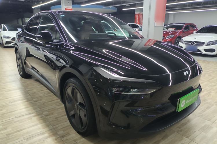 Used ONVO L60 2025 Model—60 kWh All-Wheel-Drive Version Front Right 45 Deg