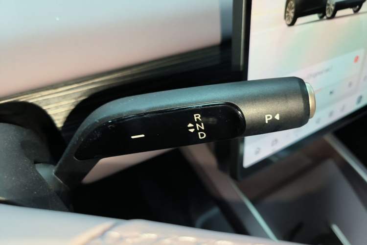 Used ONVO L60 2025 Model—60 kWh Rear-Wheel-Drive Version Gear Lever