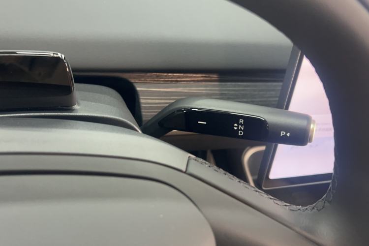 Used ONVO L60 2025 Model—60 kWh Rear-Wheel-Drive Version Gear Lever