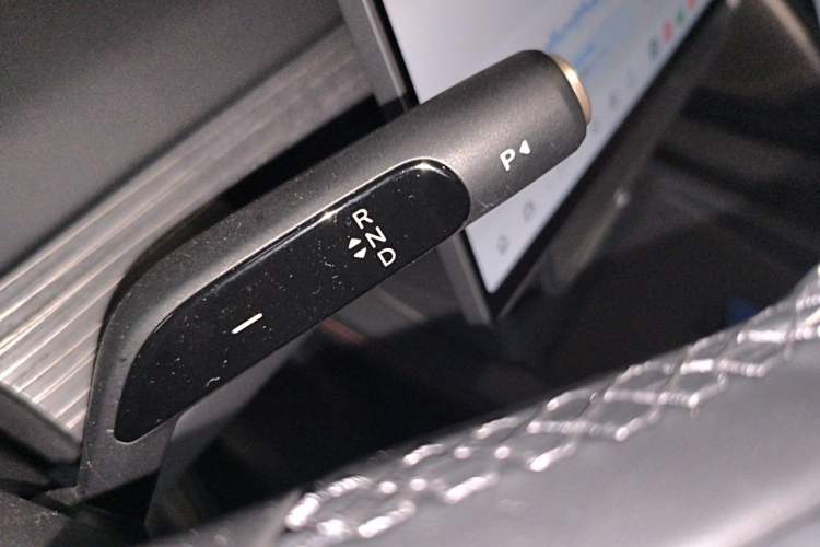 Used ONVO L60 2025 Model—60 kWh Rear-Wheel-Drive Version Gear Lever