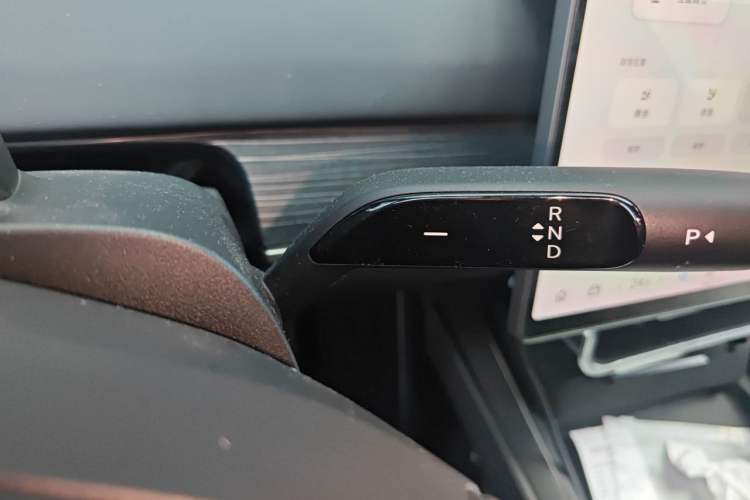 Used ONVO L60 2025 Model—60 kWh Rear-Wheel-Drive Version Gear Lever