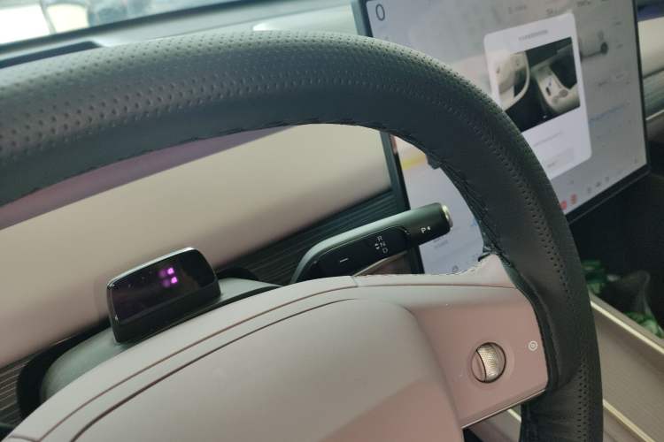 Used ONVO L60 2025 Model—60 kWh Rear-Wheel-Drive Version Gear Lever