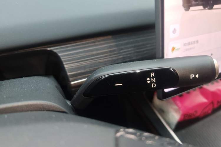 Used ONVO L60 2025 Model, 60kWh Black Knight Special Edition Gear Lever