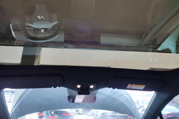 Used ONVO L60 2025 Model—60 kWh Rear-Wheel-Drive Version Headliner