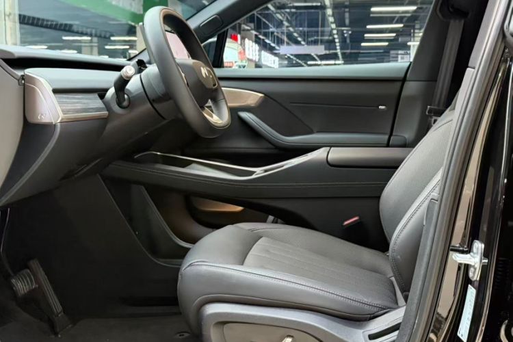 Used ONVO L60 2025 Model—60 kWh Rear-Wheel-Drive Version Interior 2