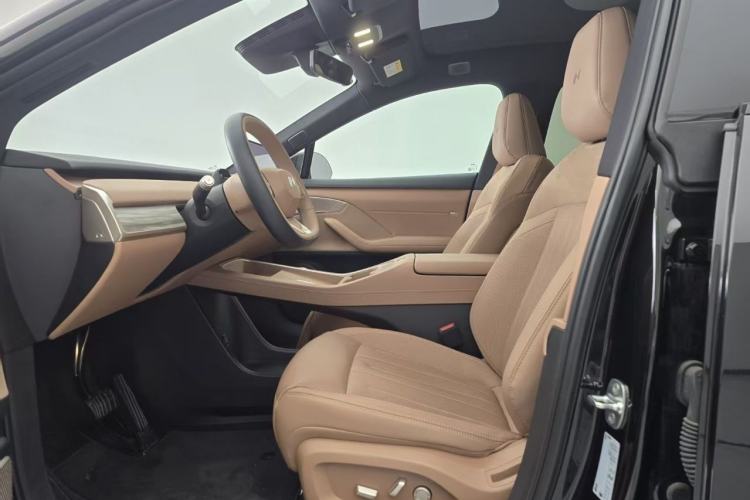 Used ONVO L60 2025 Model—60 kWh All-Wheel-Drive Version Interior 2