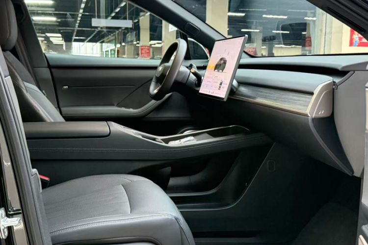 Used ONVO L60 2025 Model—60 kWh Rear-Wheel-Drive Version Interior 3